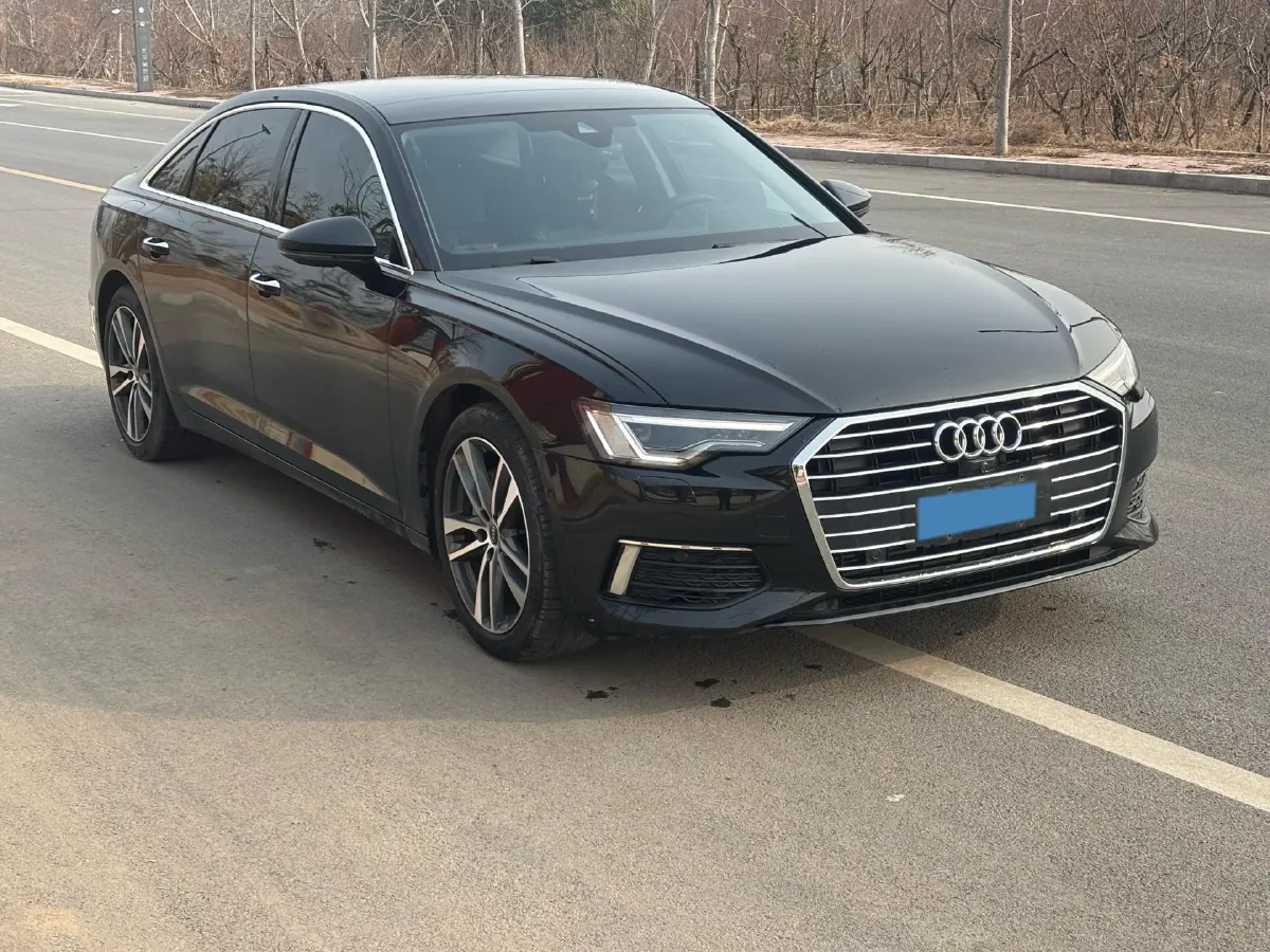 2022 Audi A6L 2.0T 224HP L4 7DCT,autocango,china used car exporter,china ev exporter,chinese used car exporter,chinese used ev exporter