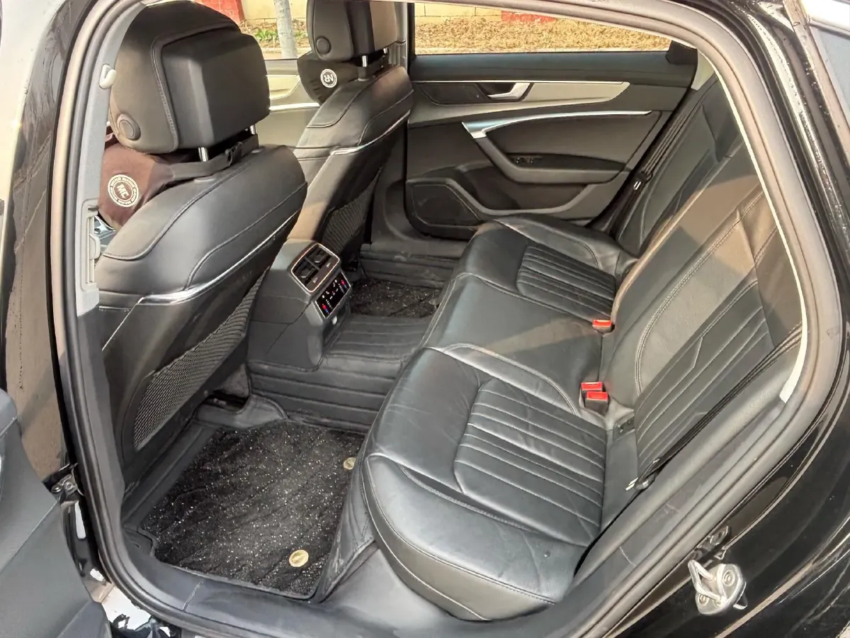 2022 Audi A6L 2.0T 224HP L4 7DCT,autocango,china used car exporter,china ev exporter,chinese used car exporter,chinese used ev exporter