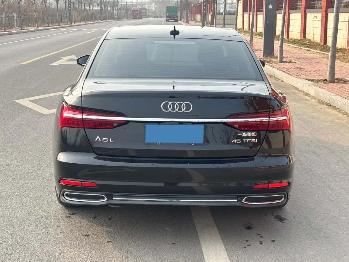 2022 Audi A6L 2.0T 224HP L4 7DCT,autocango,china used car exporter,china ev exporter,chinese used car exporter,chinese used ev exporter
