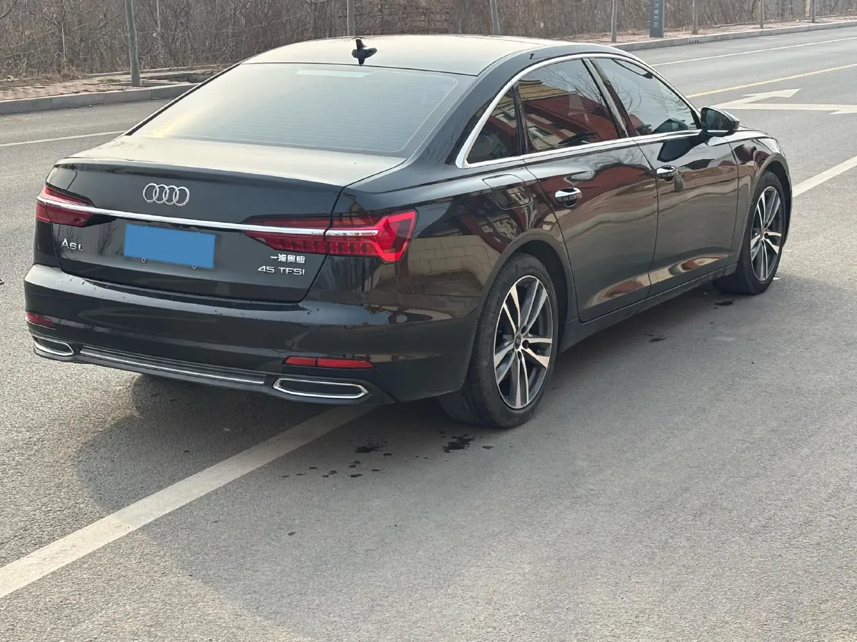 2022 Audi A6L 2.0T 224HP L4 7DCT,autocango,china used car exporter,china ev exporter,chinese used car exporter,chinese used ev exporter