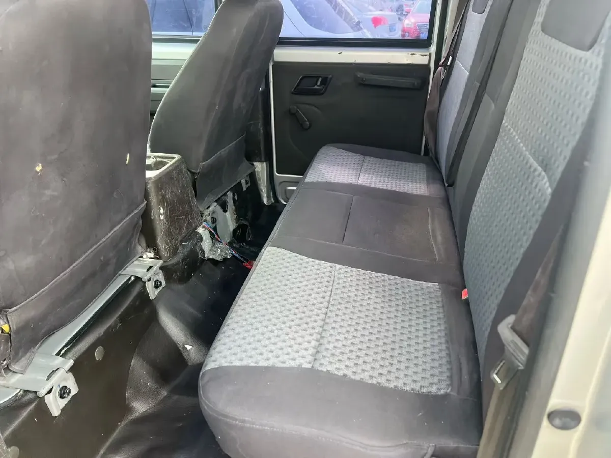 2021 NLM Motor QiTeng M70 1.5L 122HP L4 5MT,autocango,china used car exporter,china ev exporter,chinese used car exporter,chinese used ev exporter