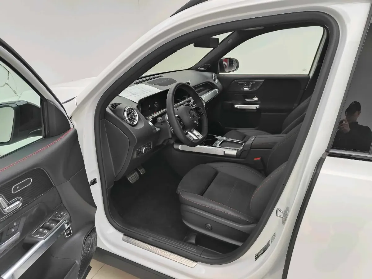 2024 Mercedes-Benz GLB AMG 2.0T 306HP L4 8DCT,autocango,china used car exporter,china ev exporter,chinese used car exporter,chinese used ev exporter