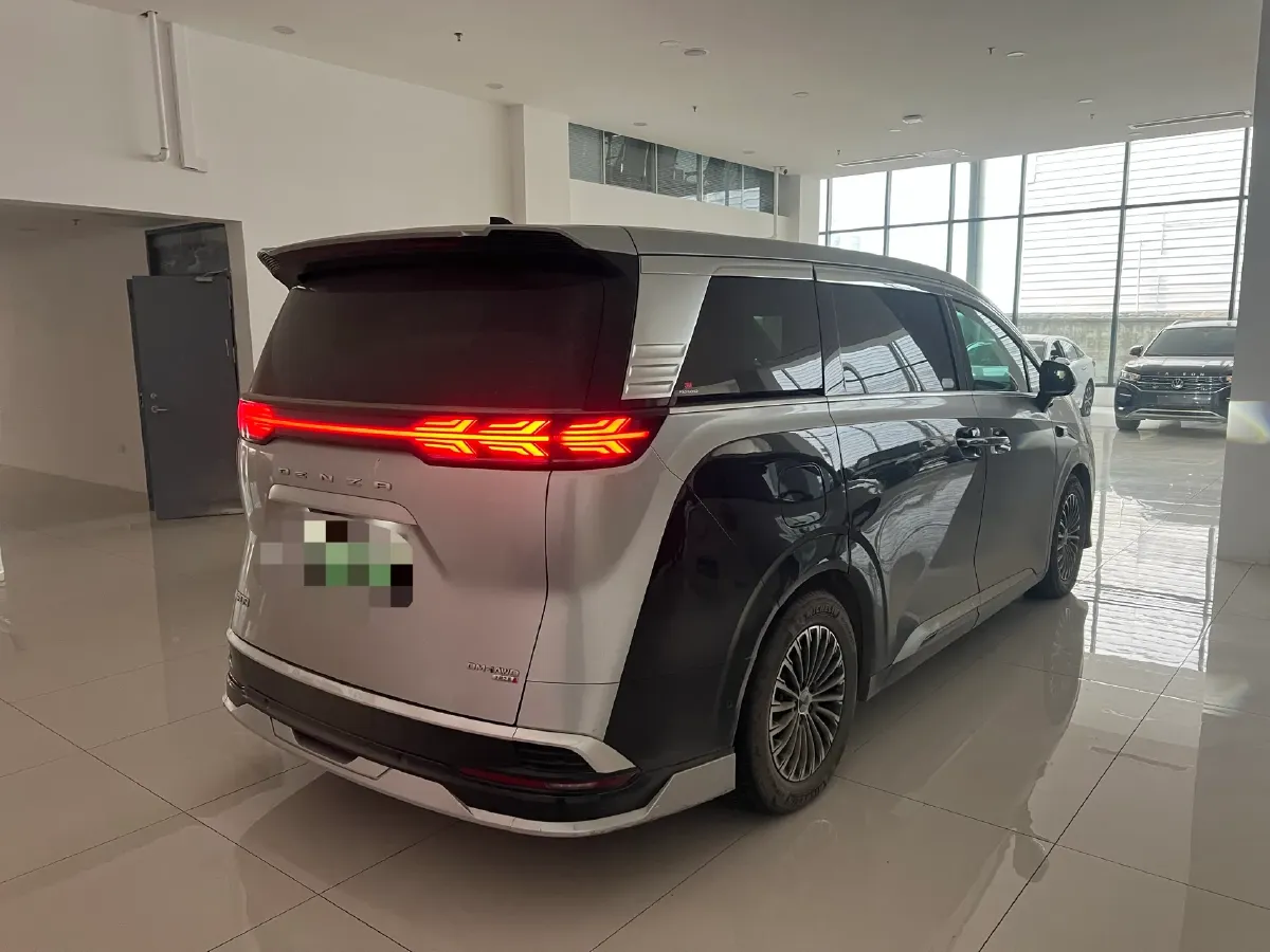 2025 Denza D9 1.5T 156HP L4 E-CVT PHEV 40KWH,autocango,china used car exporter,china ev exporter,chinese used car exporter,chinese used ev exporter