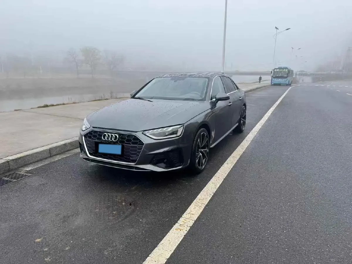 2021 Audi A4L 2.0T 190HP L4 7DCT,autocango,china used car exporter,china ev exporter,chinese used car exporter,chinese used ev exporter