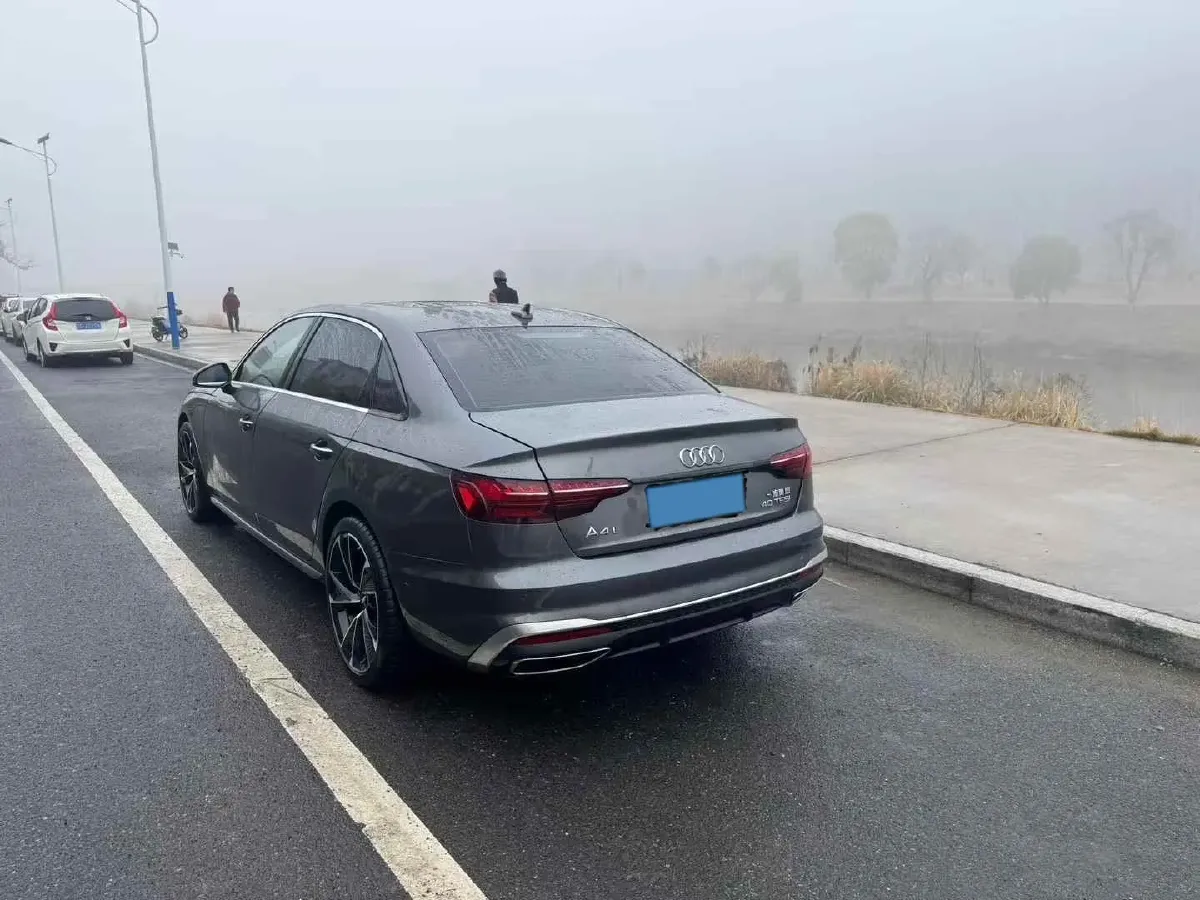 2021 Audi A4L 2.0T 190HP L4 7DCT,autocango,china used car exporter,china ev exporter,chinese used car exporter,chinese used ev exporter