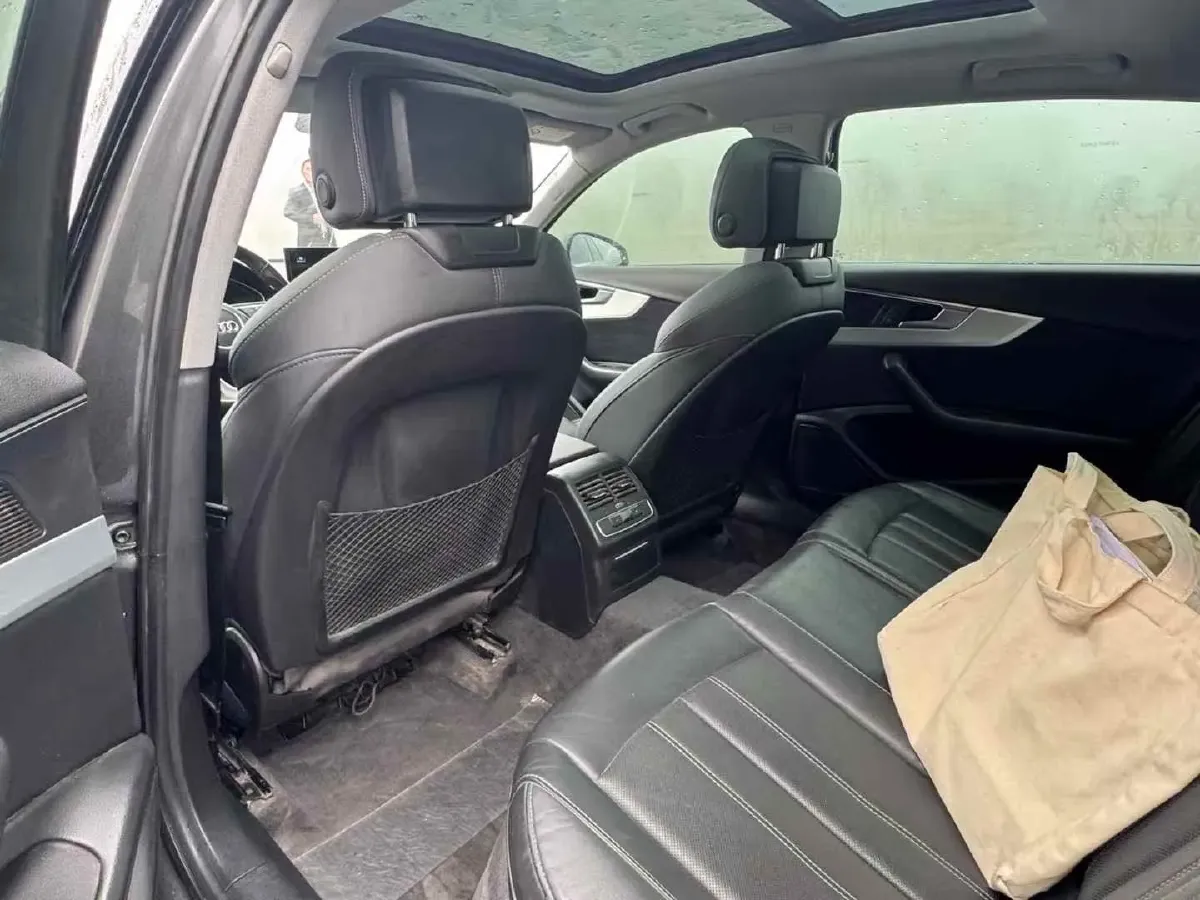 2021 Audi A4L 2.0T 190HP L4 7DCT,autocango,china used car exporter,china ev exporter,chinese used car exporter,chinese used ev exporter