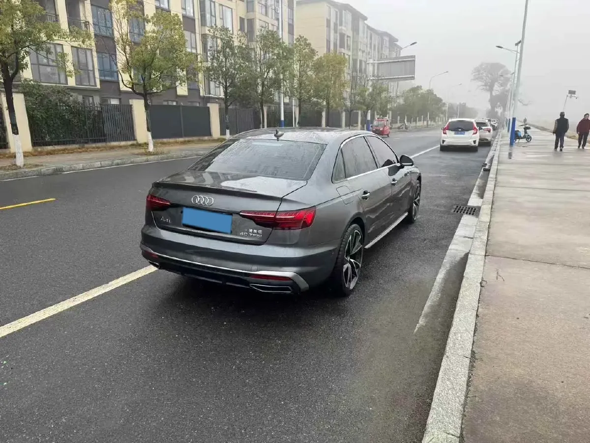 2021 Audi A4L 2.0T 190HP L4 7DCT,autocango,china used car exporter,china ev exporter,chinese used car exporter,chinese used ev exporter