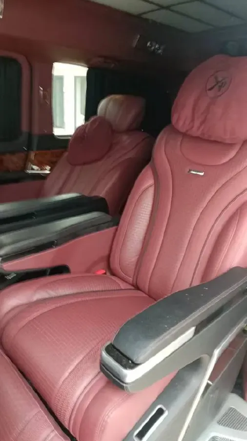 2021 Mercedes-Benz V Class 2.0T 211HP L4 9AT,autocango,china used car exporter,china ev exporter,chinese used car exporter,chinese used ev exporter