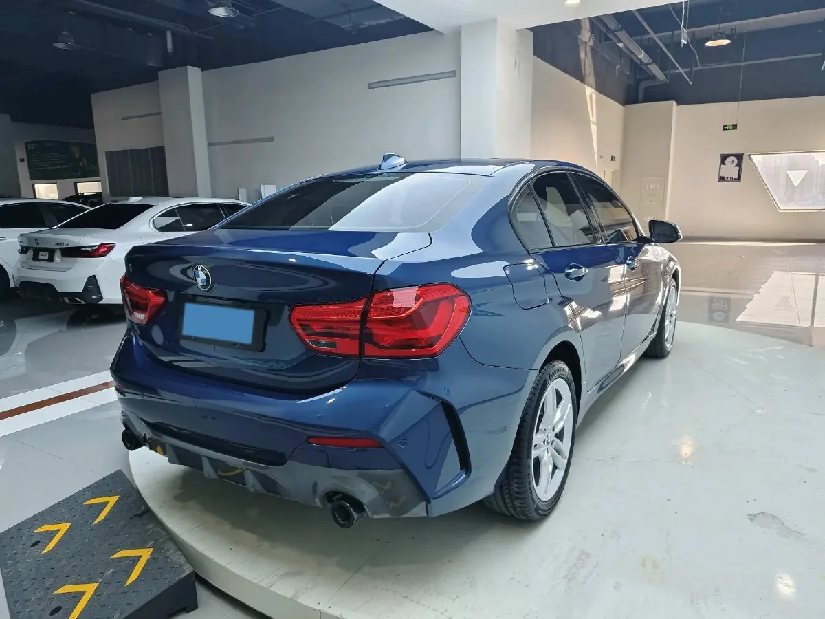 2022 BMW 1 Series 1.5T 140HP L3 7DCT,autocango,china used car exporter,china ev exporter,chinese used car exporter,chinese used ev exporter