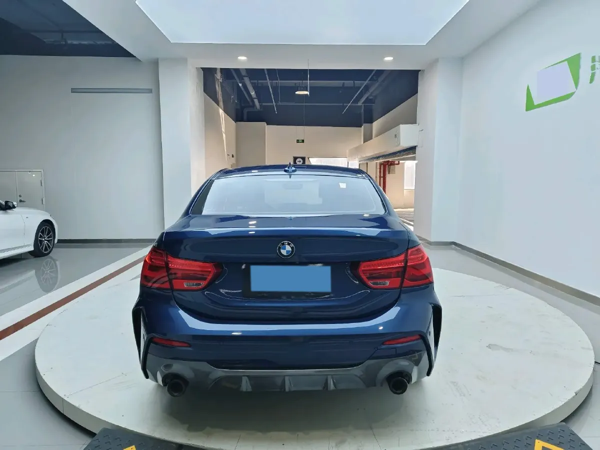 2022 BMW 1 Series 1.5T 140HP L3 7DCT,autocango,china used car exporter,china ev exporter,chinese used car exporter,chinese used ev exporter