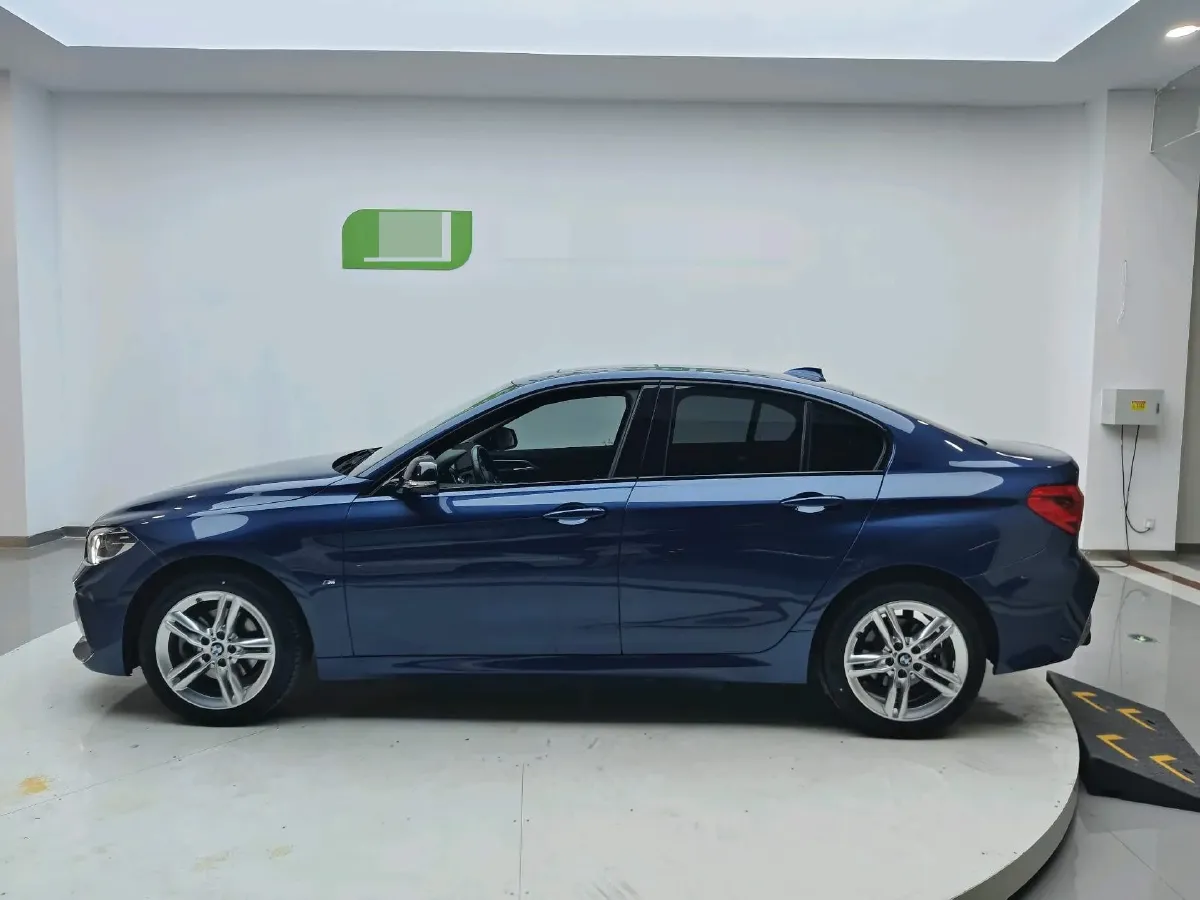 2022 BMW 1 Series 1.5T 140HP L3 7DCT,autocango,china used car exporter,china ev exporter,chinese used car exporter,chinese used ev exporter