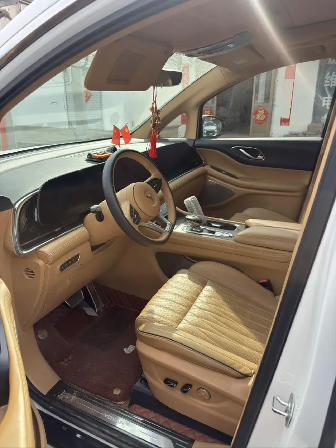 2022 Voyah Dream 1.5T 136HP L4 PHEV 25.57KWH,autocango,china used car exporter,china ev exporter,chinese used car exporter,chinese used ev exporter
