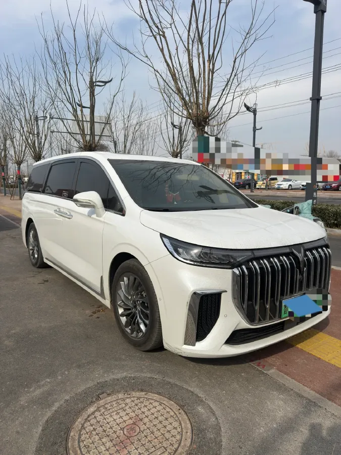 2022 Voyah Dream 1.5T 136HP L4 PHEV 25.57KWH,autocango,china used car exporter,china ev exporter,chinese used car exporter,chinese used ev exporter