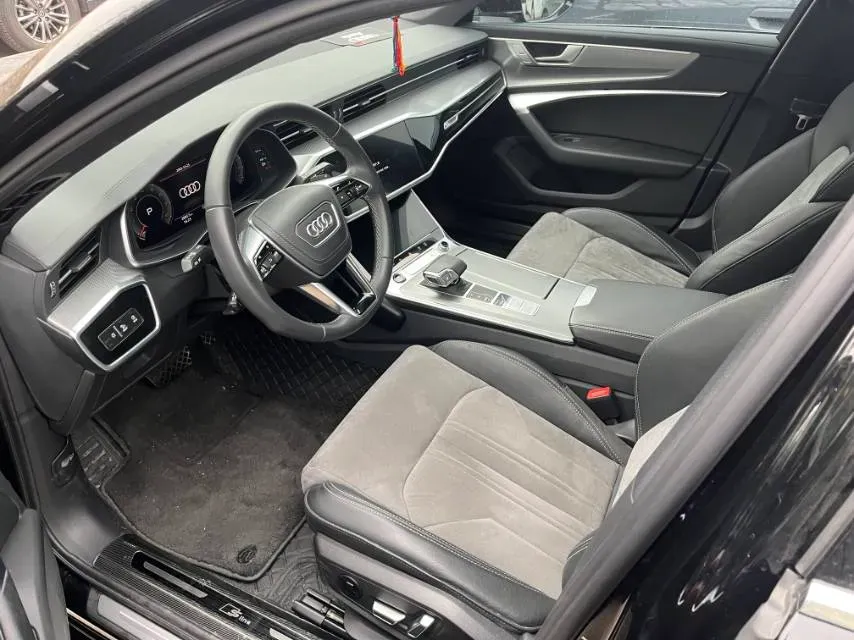 2023 Audi A6L 2.0T 245HP L4 7DCT,autocango,china used car exporter,china ev exporter,chinese used car exporter,chinese used ev exporter