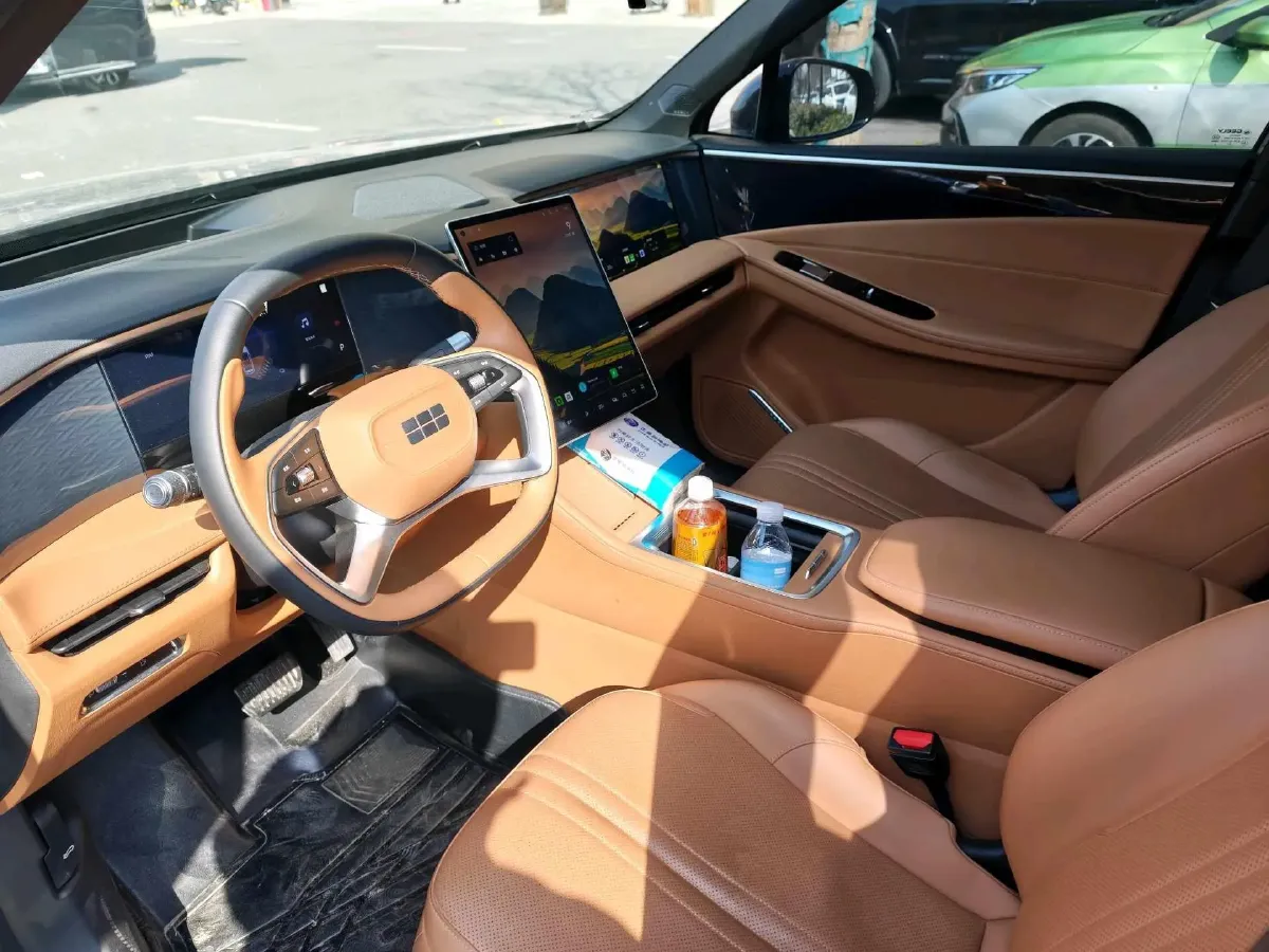 2025 Geely Galaxy L7 1.5L 112HP L4 1DHT PHEV 18.4KWH,autocango,china used car exporter,china ev exporter,chinese used car exporter,chinese used ev exporter