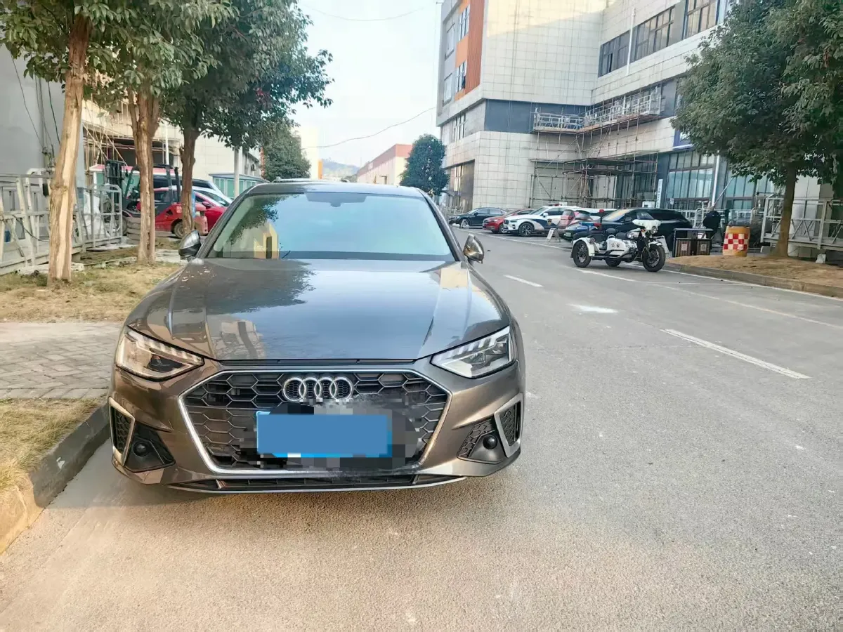 2024 Audi A4L 2.0T 190HP L4 7DCT,autocango,china used car exporter,china ev exporter,chinese used car exporter,chinese used ev exporter
