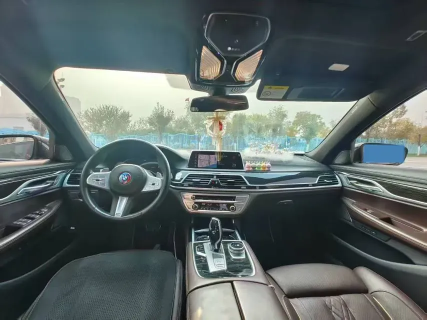 2019 BMW 7 Series 2.0T 265HP L4 8AT,autocango,china used car exporter,china ev exporter,chinese used car exporter,chinese used ev exporter