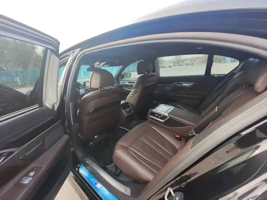 2019 BMW 7 Series 2.0T 265HP L4 8AT,autocango,china used car exporter,china ev exporter,chinese used car exporter,chinese used ev exporter