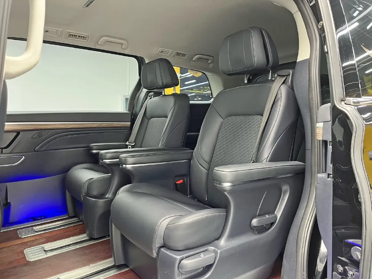 2021 GAC Trumpchi M8 2.0T 252HP L4 8AT,autocango,china used car exporter,china ev exporter,chinese used car exporter,chinese used ev exporter