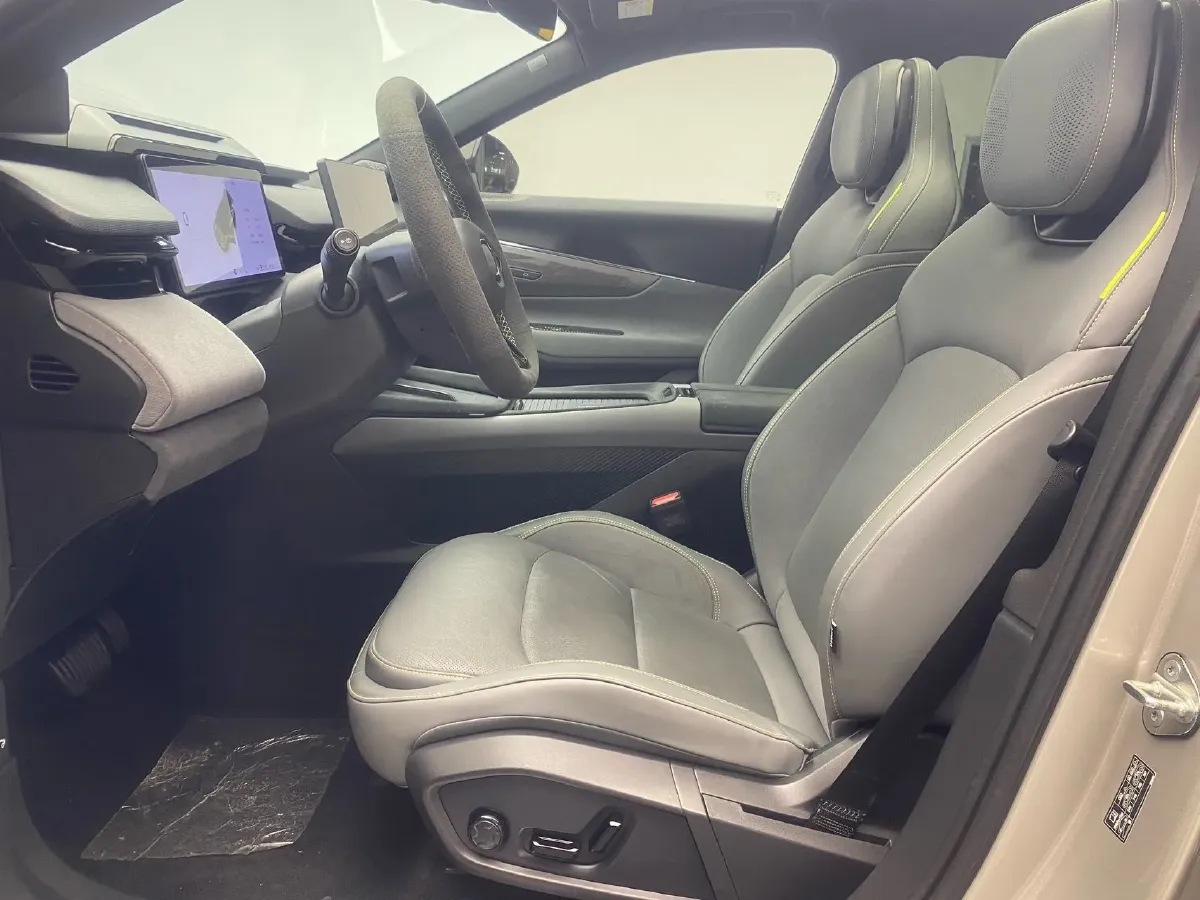 2023 LYNK&CO 08 EM-P 1.5T 163HP L4 3DHT PHEV 39.8KWH,autocango,china used car exporter,china ev exporter,chinese used car exporter,chinese used ev exporter