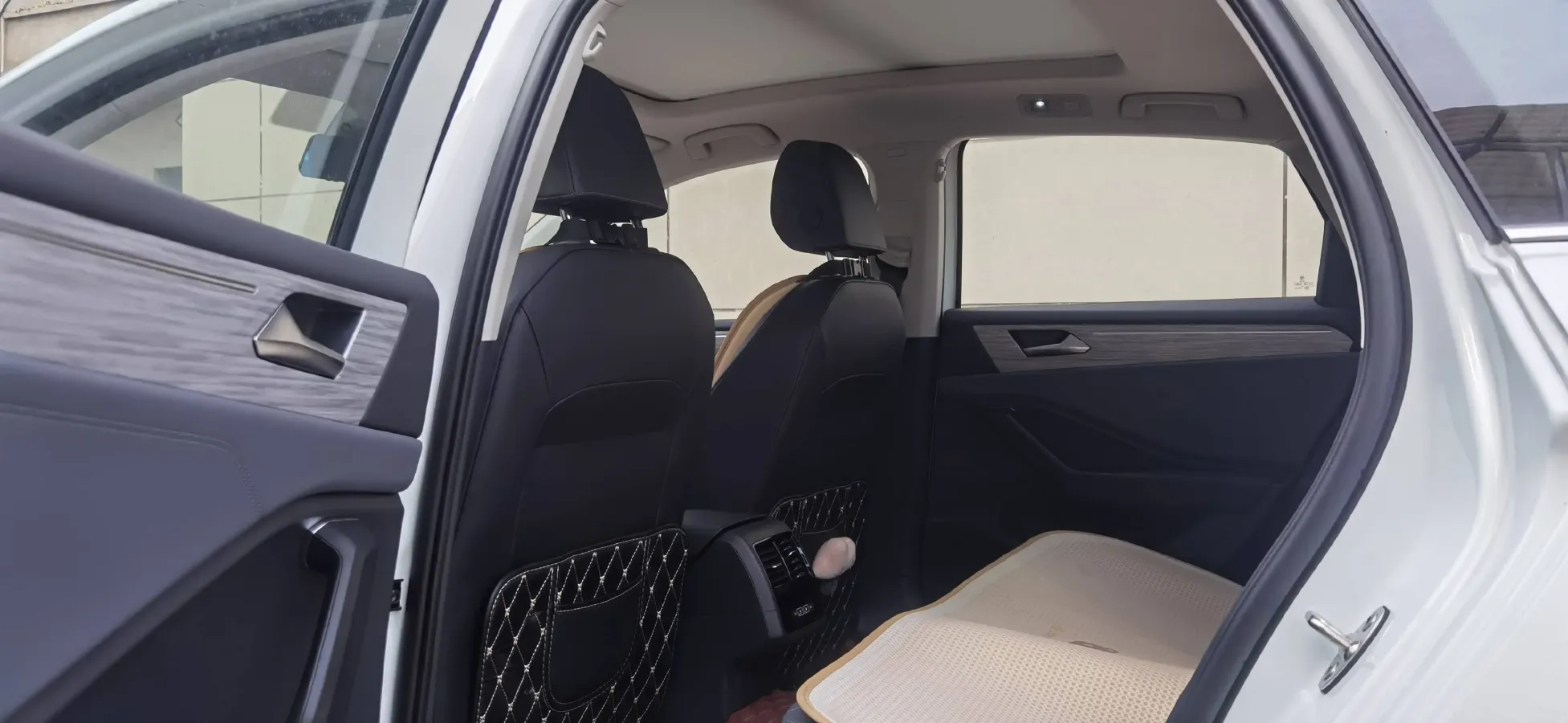 2023 Volkswagen Sagitar 1.5T 160HP L4 7DCT,autocango,china used car exporter,china ev exporter,chinese used car exporter,chinese used ev exporter