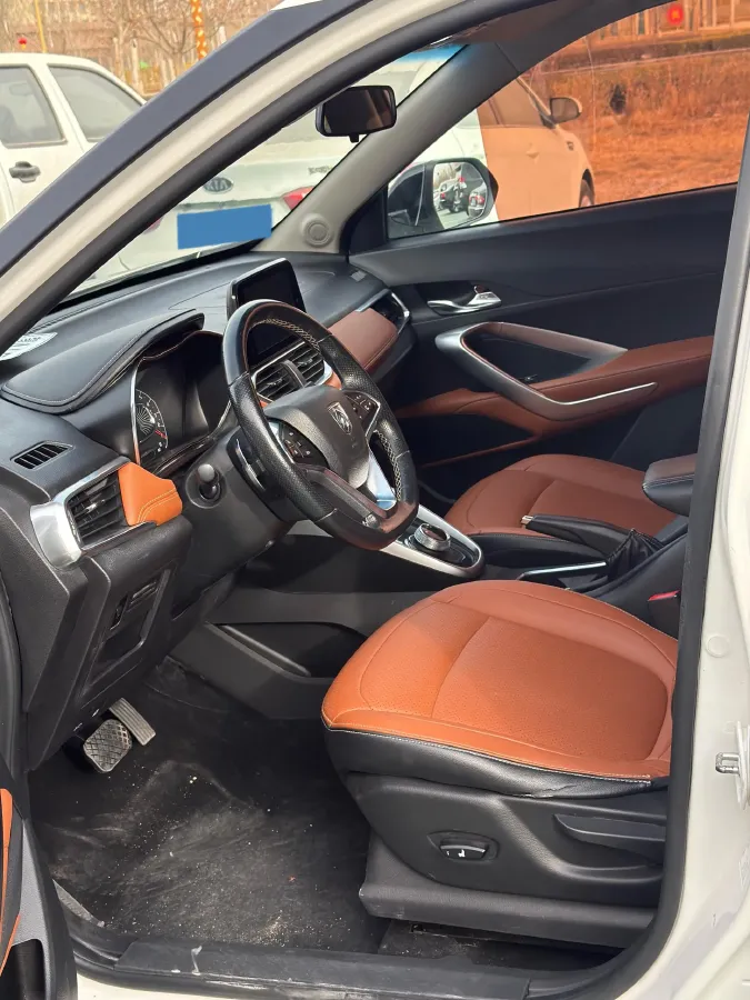 2017 HaiMa S5 Young Edition 1.6L 122HP L4 5MT,autocango,china used car exporter,china ev exporter,chinese used car exporter,chinese used ev exporter