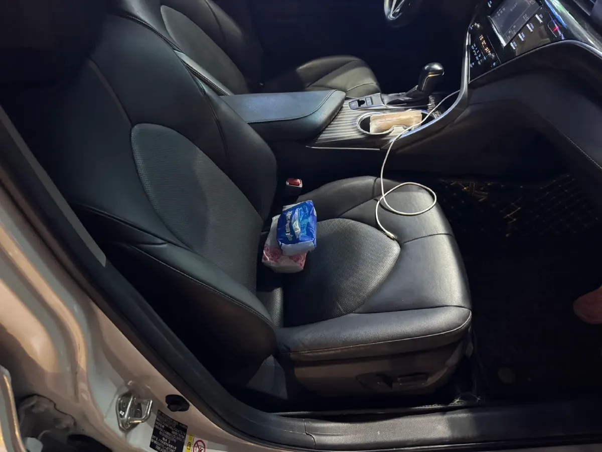 2018 Toyota Camry 2.0L 169HP L4 6AT,autocango,china used car exporter,china ev exporter,chinese used car exporter,chinese used ev exporter