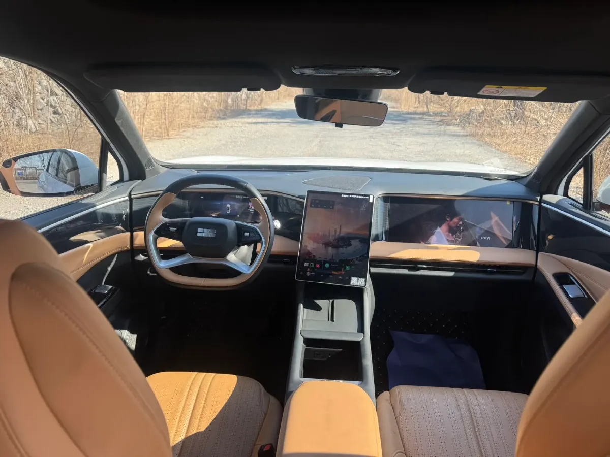 2024 Geely Galaxy L7 1.5T 163HP L4 3DHT PHEV 18.7KWH,autocango,china used car exporter,china ev exporter,chinese used car exporter,chinese used ev exporter