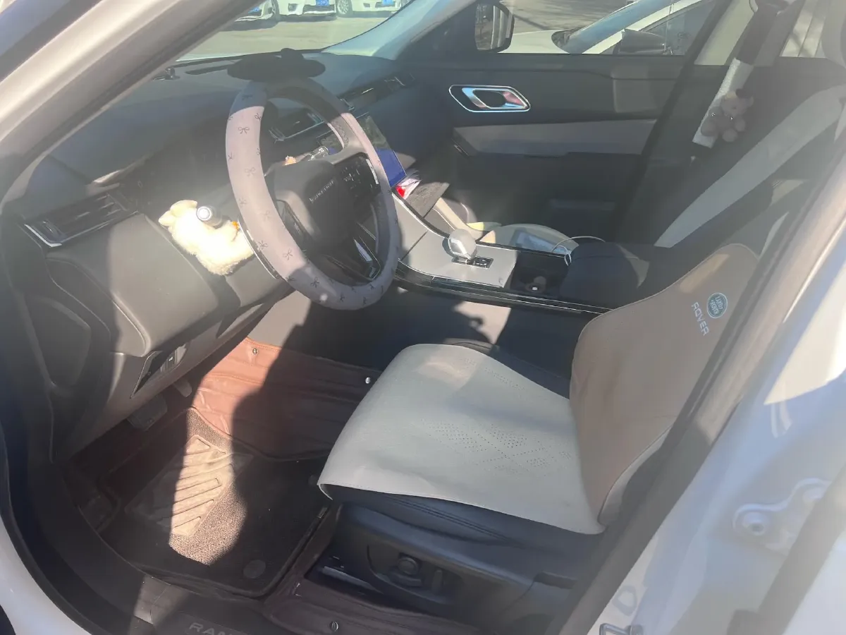 2024 Land Rover Range Rover Velar 2.0T 250HP L4 8AT,autocango,china used car exporter,china ev exporter,chinese used car exporter,chinese used ev exporter