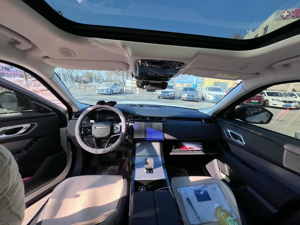 2024 Land Rover Range Rover Velar 2.0T 250HP L4 8AT,autocango,china used car exporter,china ev exporter,chinese used car exporter,chinese used ev exporter