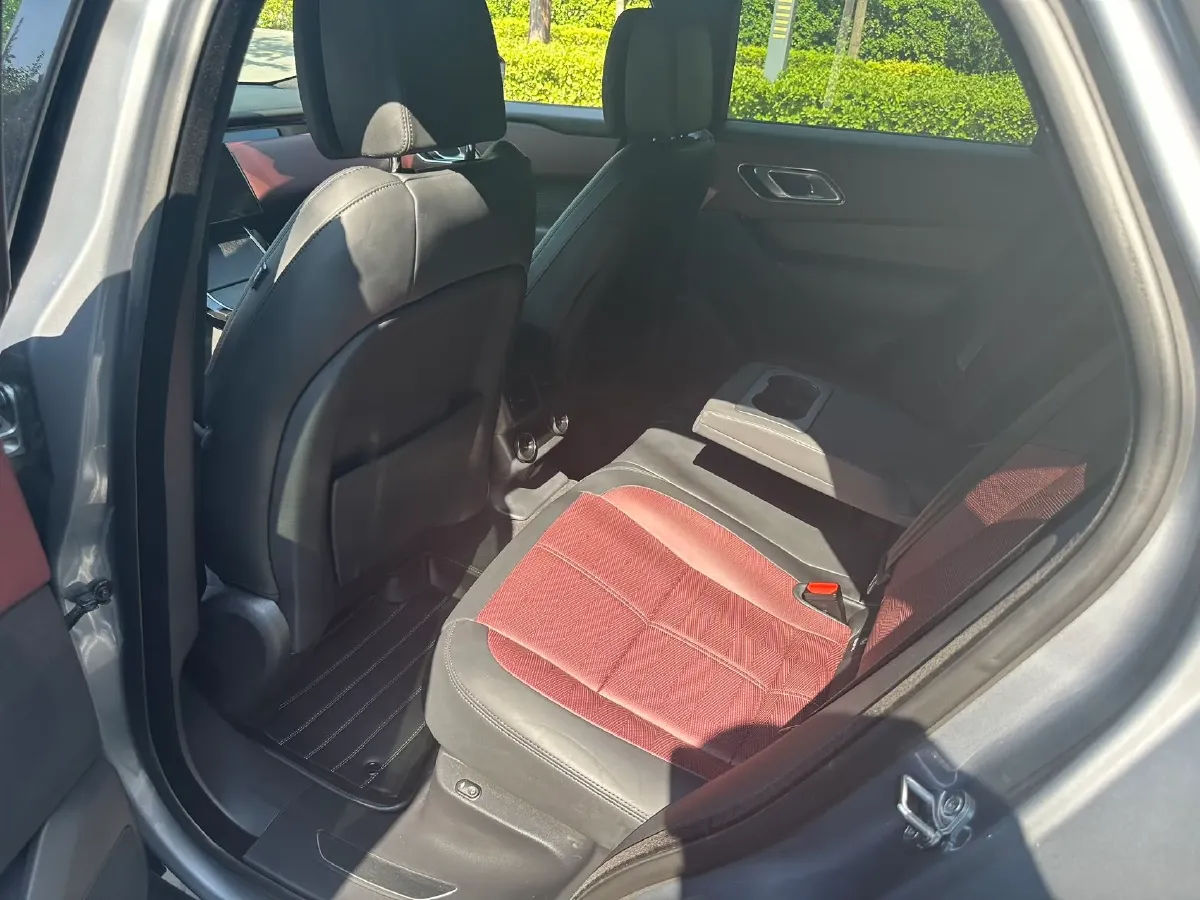 2024 Land Rover Range Rover Velar 3.0T 400HP L6 8AT,autocango,china used car exporter,china ev exporter,chinese used car exporter,chinese used ev exporter