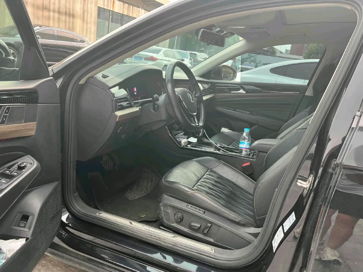 2019 Volvo V40 1.5T 152HP L4 6AT,autocango,china used car exporter,china ev exporter,chinese used car exporter,chinese used ev exporter