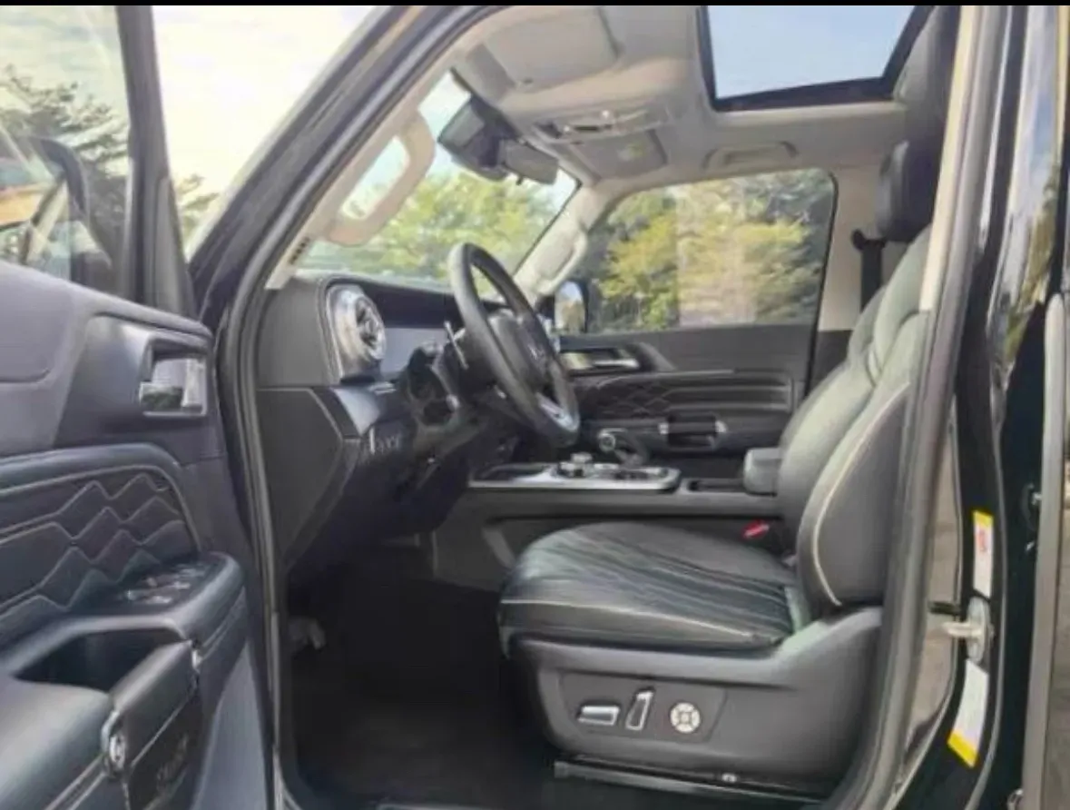 2021 Tank 300 2.0T 227HP L4 8AT,autocango,china used car exporter,china ev exporter,chinese used car exporter,chinese used ev exporter