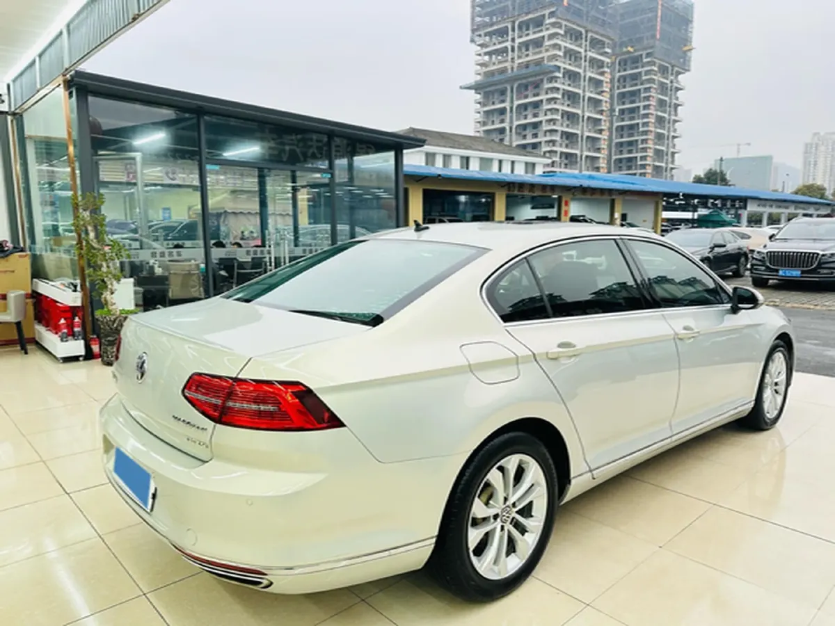 2019 Volkswagen Magotan 2.0T 186HP L4 7DCT,autocango,china used car exporter,china ev exporter,chinese used car exporter,chinese used ev exporter