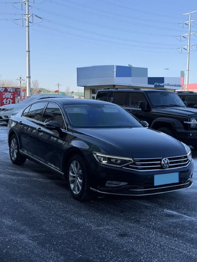 2020 Volkswagen Magotan 2.0T 186HP L4 7DCT,autocango,china used car exporter,china ev exporter,chinese used car exporter,chinese used ev exporter