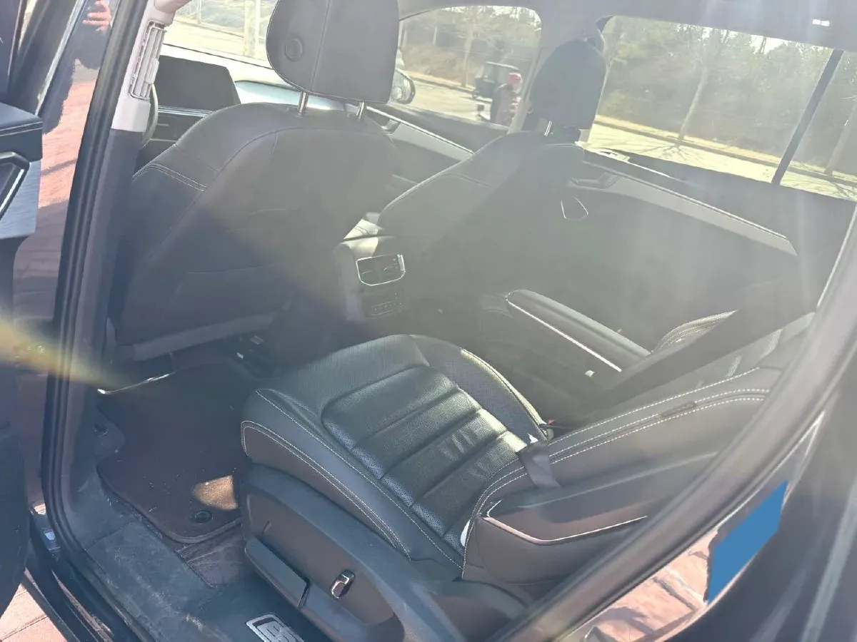 2021 Volkswagen Talagon 2.0T 220HP L4 7DCT,autocango,china used car exporter,china ev exporter,chinese used car exporter,chinese used ev exporter