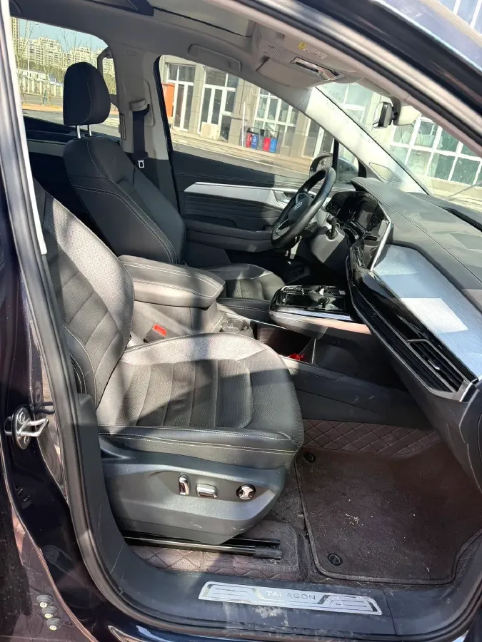 2021 Volkswagen Talagon 2.0T 220HP L4 7DCT,autocango,china used car exporter,china ev exporter,chinese used car exporter,chinese used ev exporter