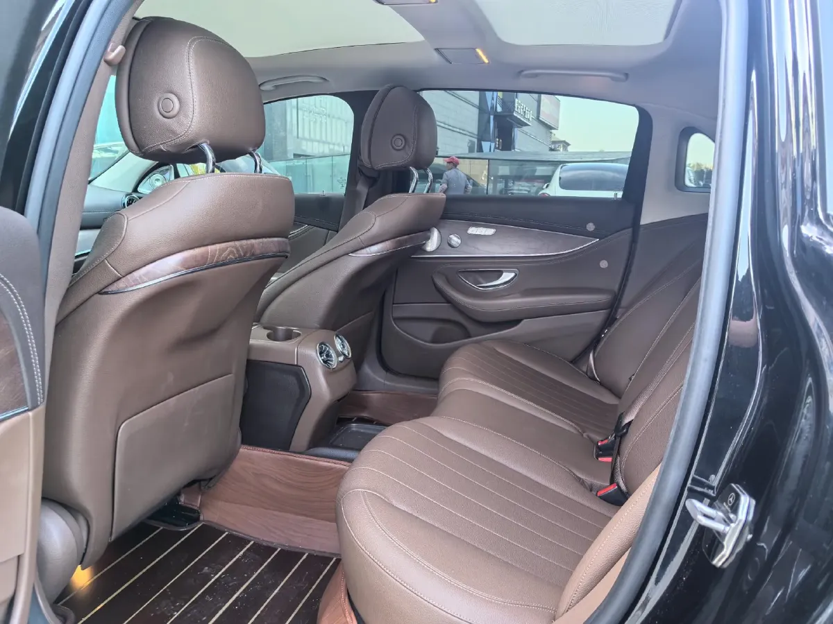 2020 Mercedes-Benz E Class 1.5T 184HP L4 9AT,autocango,china used car exporter,china ev exporter,chinese used car exporter,chinese used ev exporter