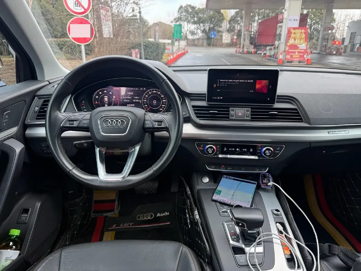 2020 Audi Q5L 2.0T 190HP L4 7DCT,autocango,china used car exporter,china ev exporter,chinese used car exporter,chinese used ev exporter