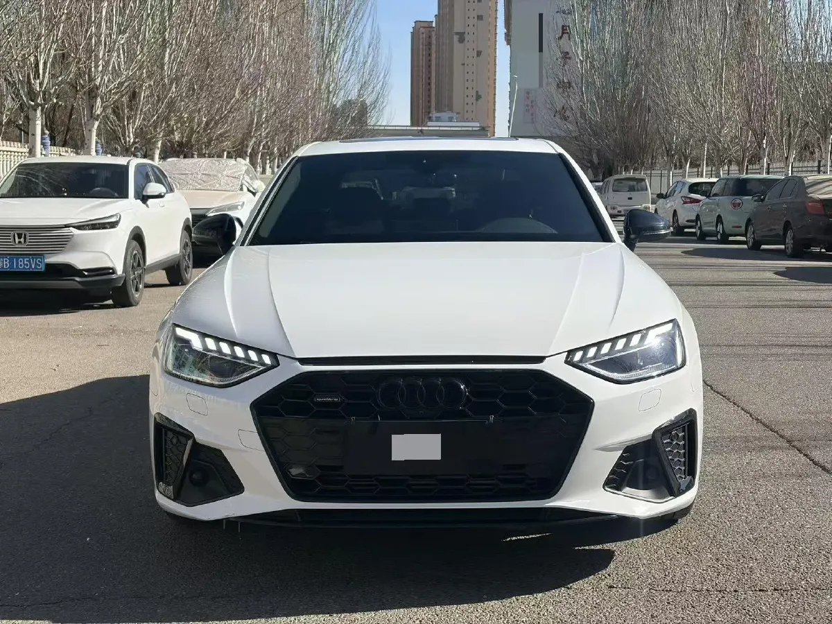 2023 Audi A4L 2.0T 245HP L4 7DCT,autocango,china used car exporter,china ev exporter,chinese used car exporter,chinese used ev exporter