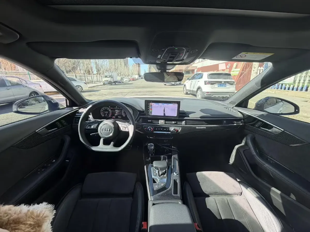 2023 Audi A4L 2.0T 245HP L4 7DCT,autocango,china used car exporter,china ev exporter,chinese used car exporter,chinese used ev exporter