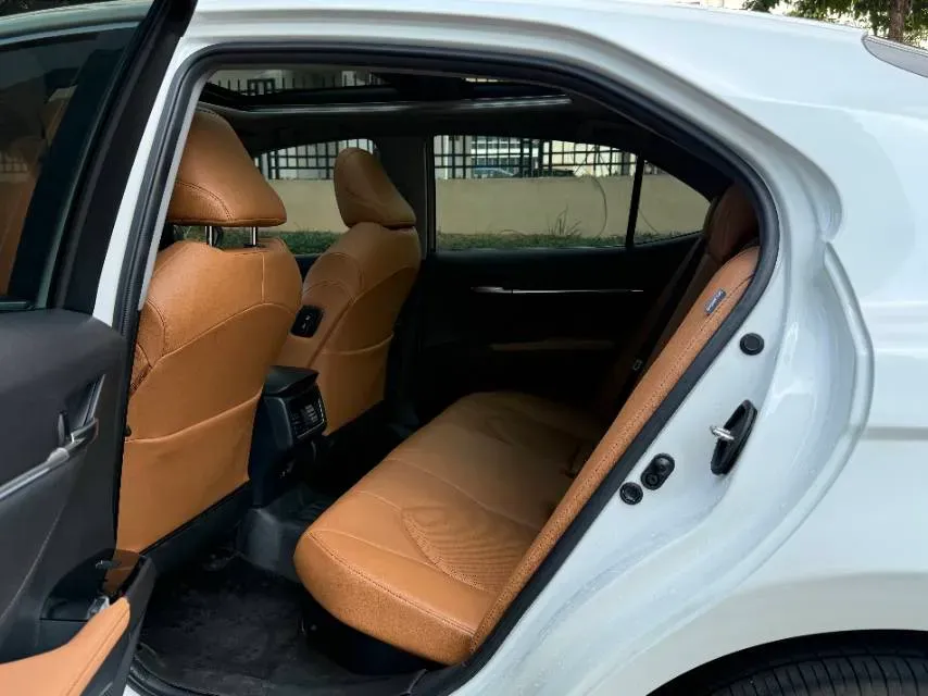 2021 Toyota Camry 2.5L 178HP L4 E-CVT Hybrid,autocango,china used car exporter,china ev exporter,chinese used car exporter,chinese used ev exporter