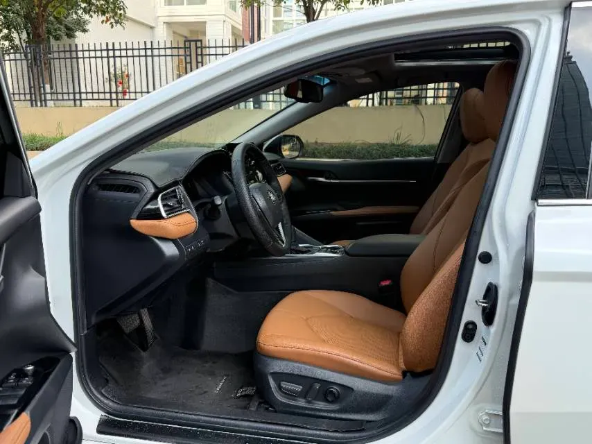 2021 Toyota Camry 2.5L 178HP L4 E-CVT Hybrid,autocango,china used car exporter,china ev exporter,chinese used car exporter,chinese used ev exporter