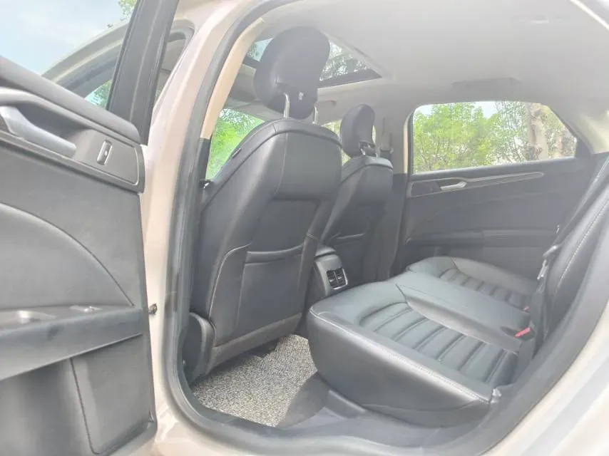 2018 Ford Mondeo 2.0T 204HP L4 6AT,autocango,china used car exporter,china ev exporter,chinese used car exporter,chinese used ev exporter