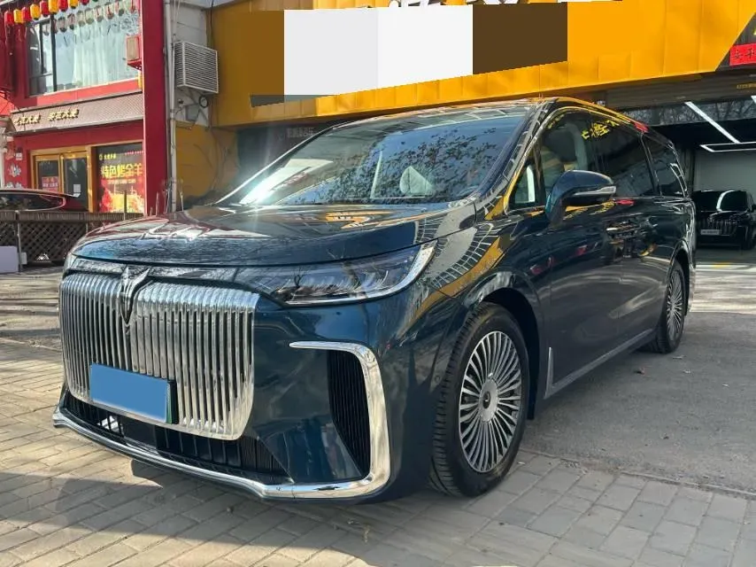 2025 Voyah Dream 1.5T 150HP L4 PHEV 41.7KWH,autocango,china used car exporter,china ev exporter,chinese used car exporter,chinese used ev exporter