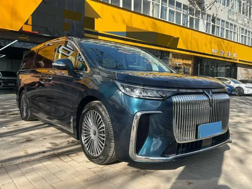 2025 Voyah Dream 1.5T 150HP L4 PHEV 41.7KWH,autocango,china used car exporter,china ev exporter,chinese used car exporter,chinese used ev exporter