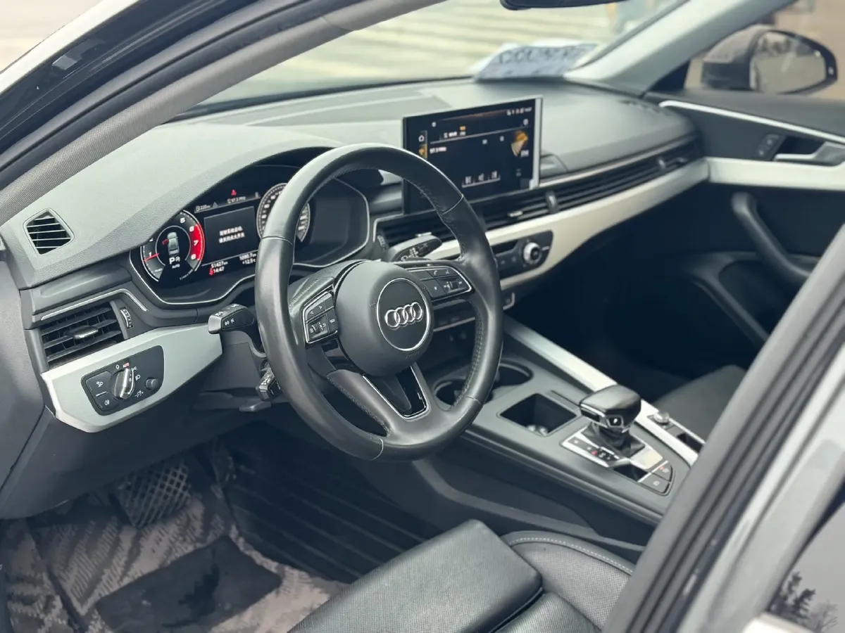 2020 Audi A4L 2.0T 190HP L4 7DCT,autocango,china used car exporter,china ev exporter,chinese used car exporter,chinese used ev exporter
