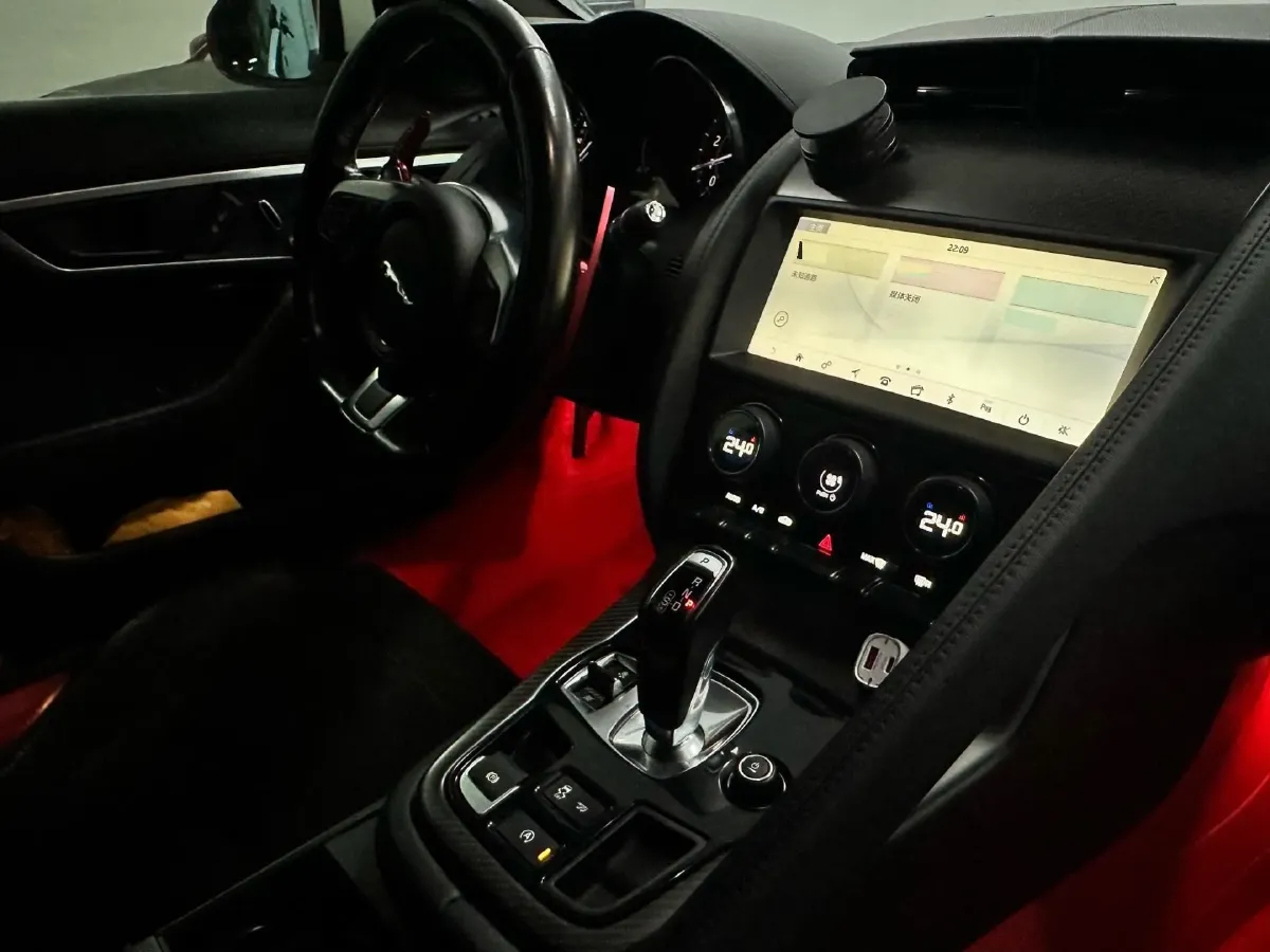 2019 Jaguar F-TYPE 2.0T 300HP L4 8AT,autocango,china used car exporter,china ev exporter,chinese used car exporter,chinese used ev exporter