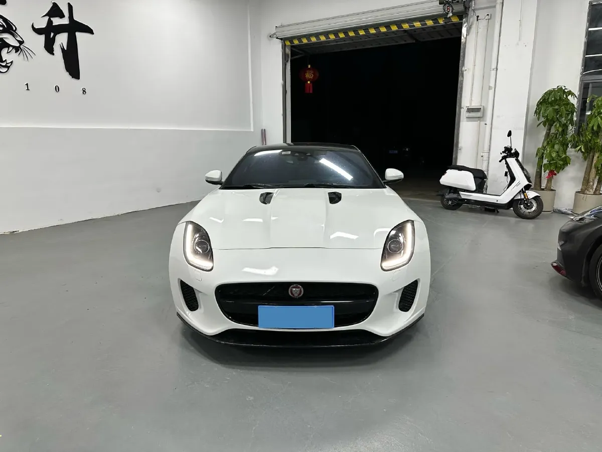2019 Jaguar F-TYPE 2.0T 300HP L4 8AT,autocango,china used car exporter,china ev exporter,chinese used car exporter,chinese used ev exporter