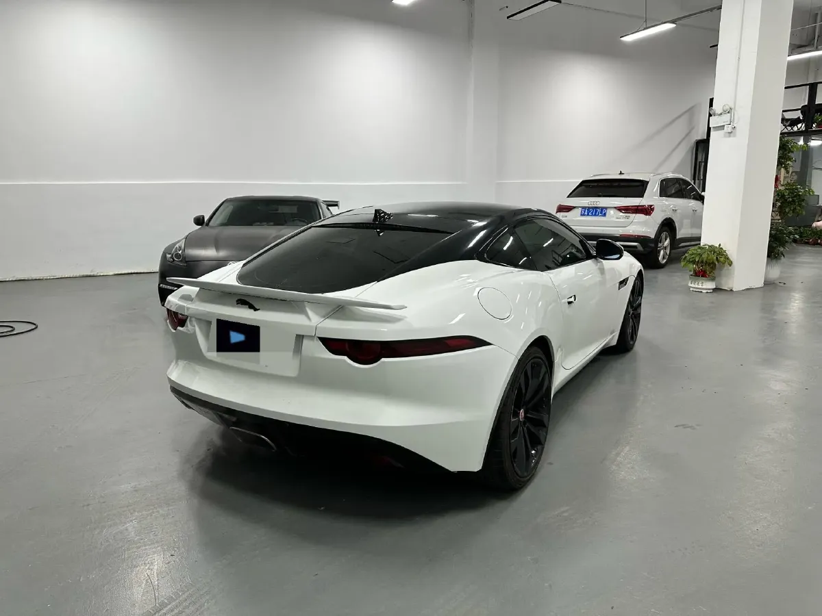 2019 Jaguar F-TYPE 2.0T 300HP L4 8AT,autocango,china used car exporter,china ev exporter,chinese used car exporter,chinese used ev exporter